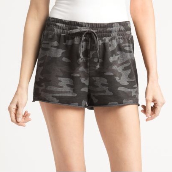 Z Supply Camo Sporty Short XS NWT - Picture 2 of 8